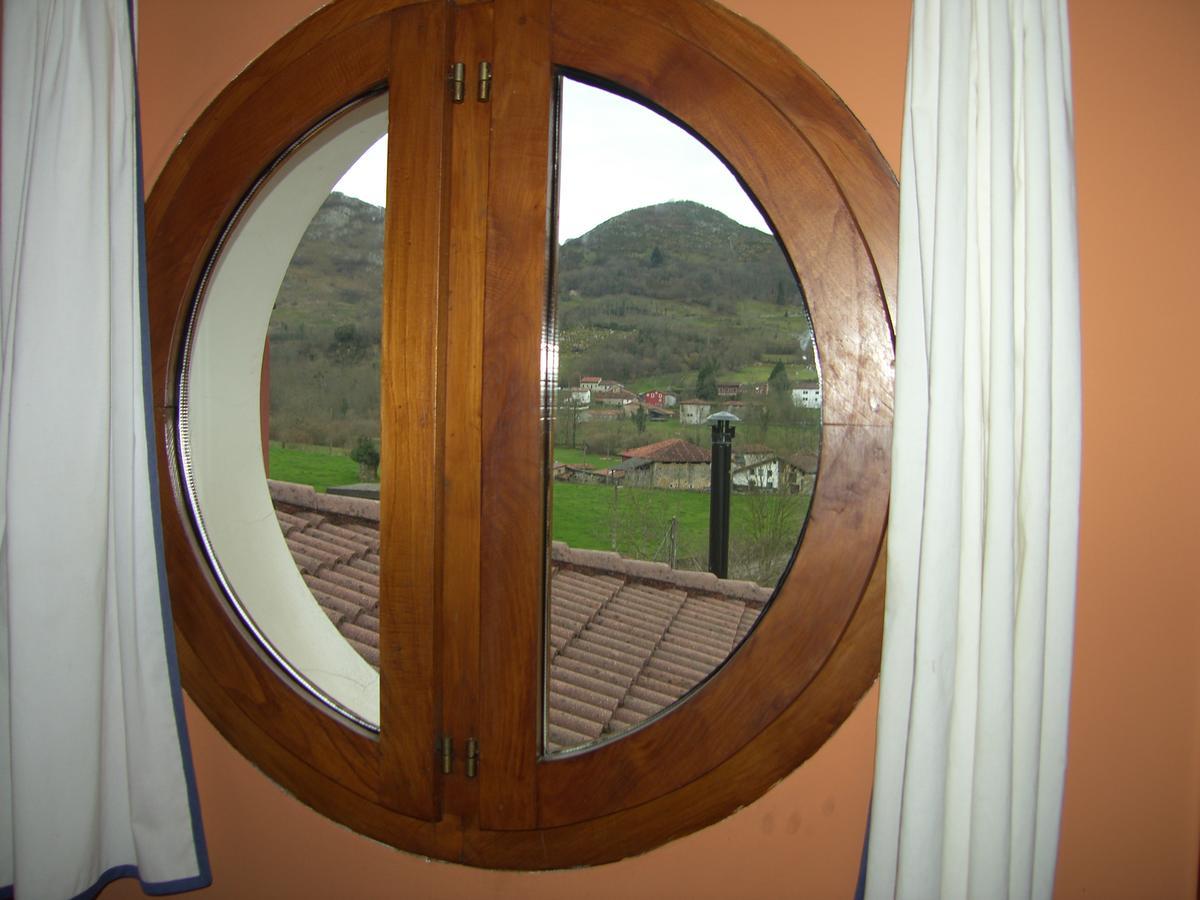 Posada El Pareon Sirviella 外观 照片